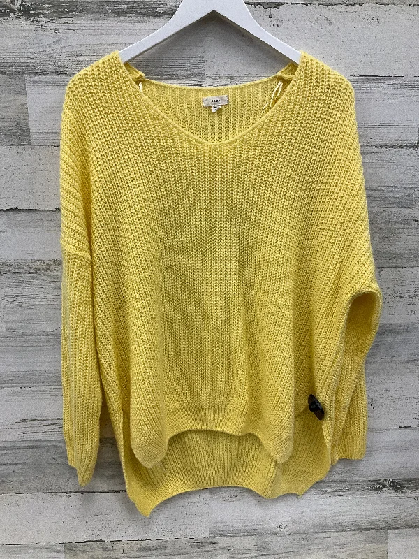 Sweater By Debut In Yellow, Size: M