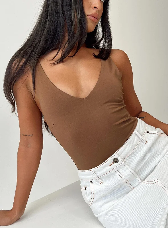 Chic Style, Always In Vogue Sosie Bodysuit Brown