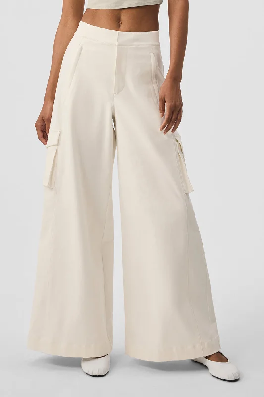 Top Brand Discounts Show Off Cargo Wide Leg Trouser (Regular) - Ivory